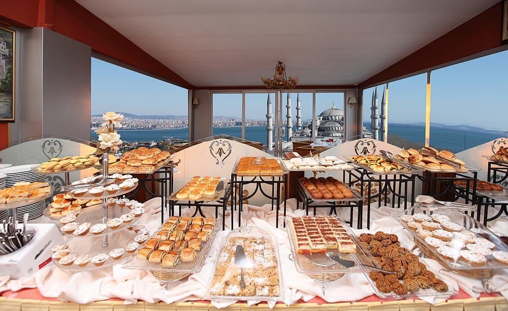 Delux Golden Horn